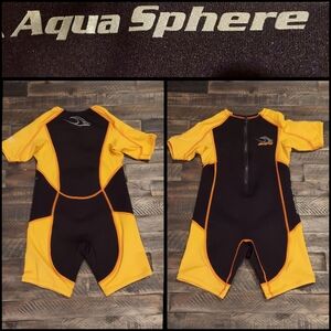 NWOT AQUA SPHERE Stingray wetsuit size 8 children